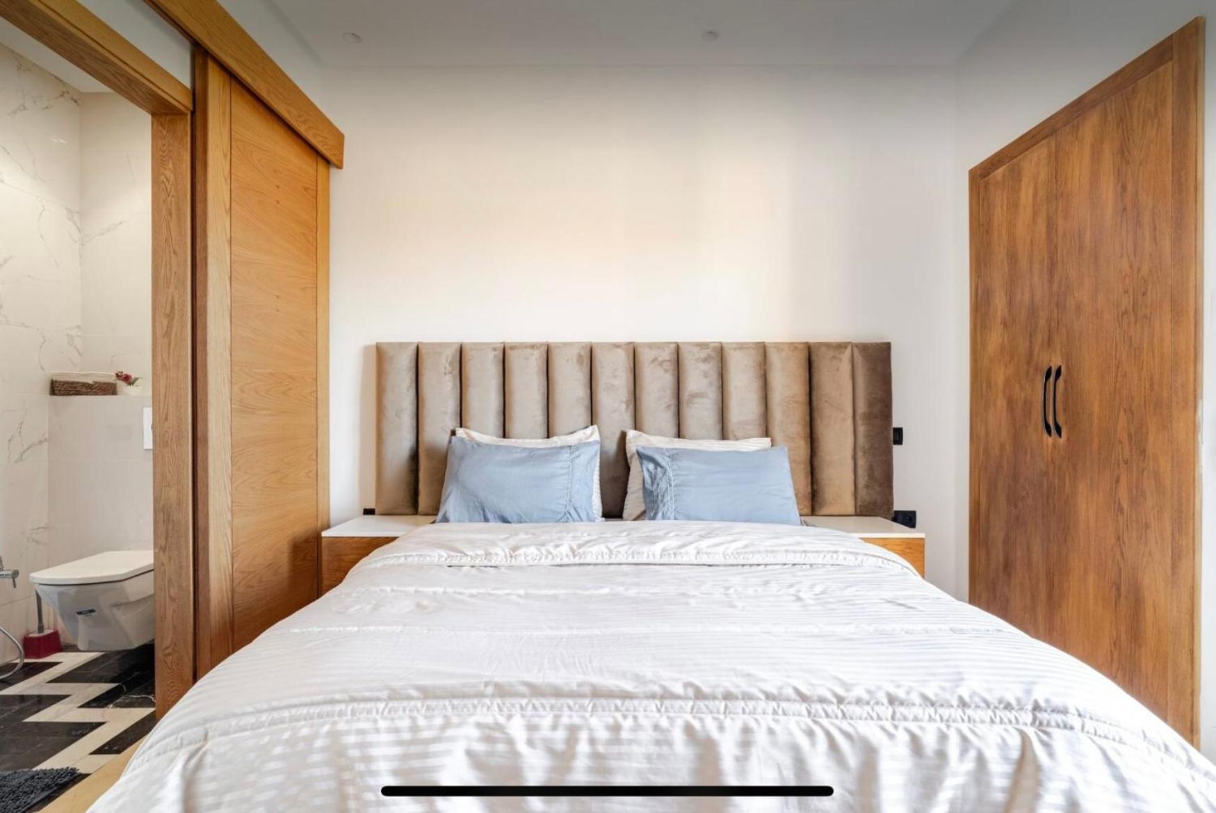 Exotic Vip Family Only -service Chambre,billard,ping-pong,piscine Privee -chauffee Sur Demande- *