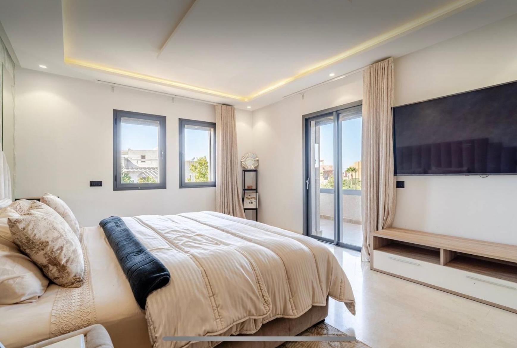 Exotic Vip Family Only -service Chambre,billard,ping-pong,piscine Privee -chauffee Sur Demande- Marrakesch