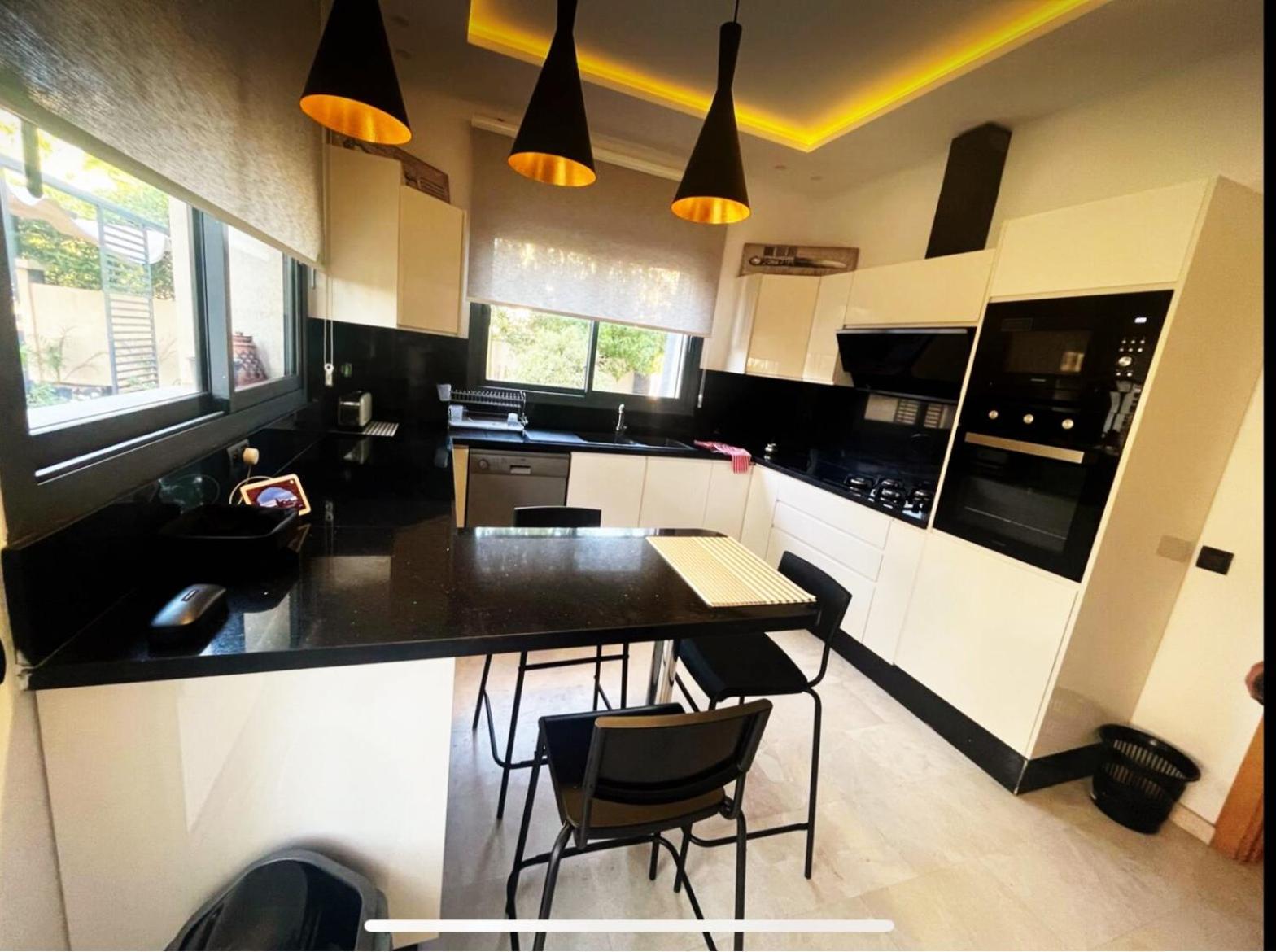 Exotic Vip Family Only -service Chambre,billard,ping-pong,piscine Privee -chauffee Sur Demande- *
